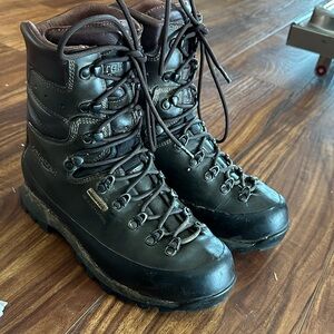 KeneTrek Women's Black Winter Boots